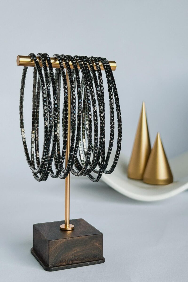 bransoletka eterna czarny design wygodna modna do sukienki i spodni